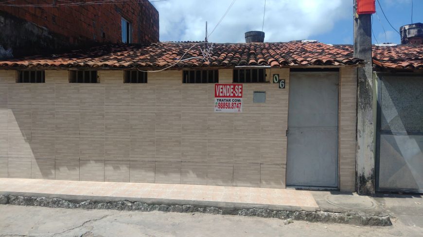 vendo Casa em rua calçada, Rio Doce.
