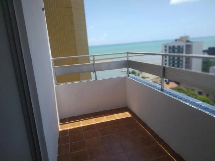 Excelente e amplo apartamento semi mobiliado, ótima localização em Olinda, com bela vista Mar!