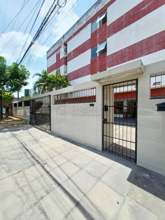 Aparetamento para venda possui 100 metros quadrados com 3 quartos em Jardim Atlântico - Olinda - PE