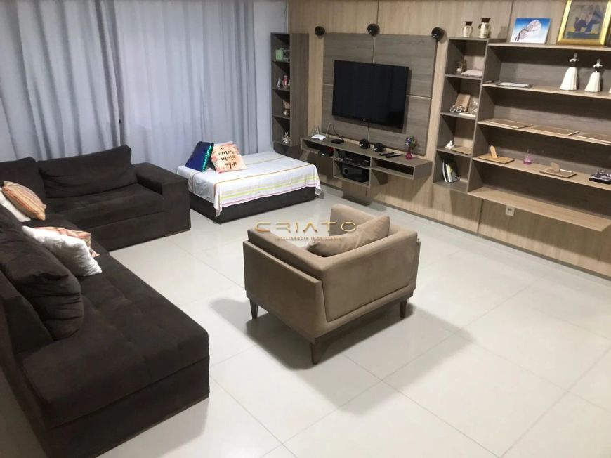Casa com planejados no Jardim das Samambaias - Anápolis