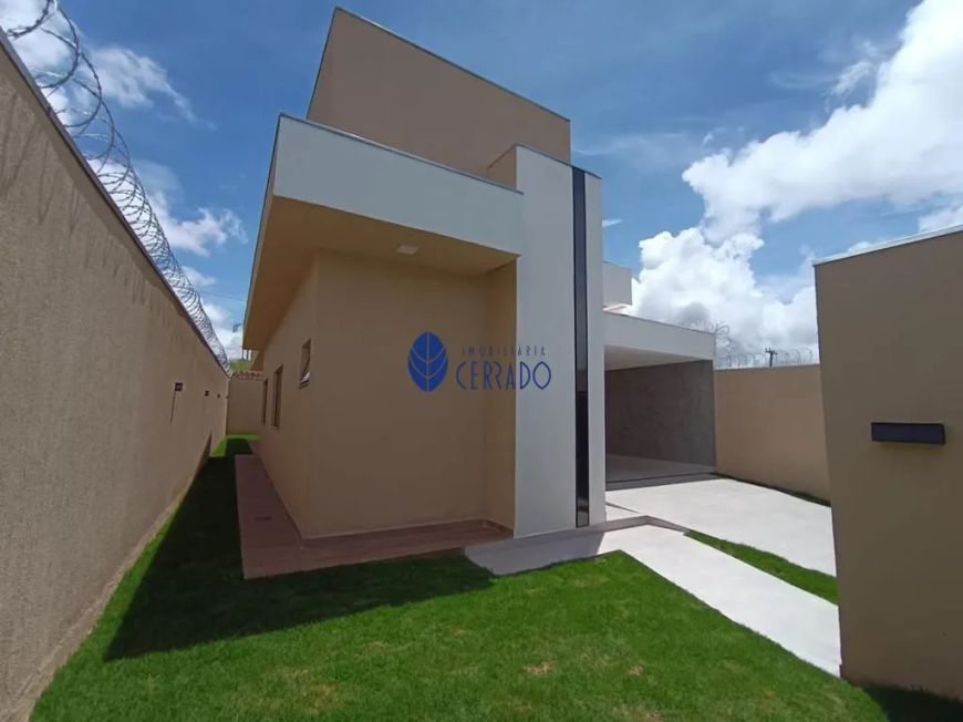 Casa com Varanda Gourmet no Residencial Paris à Venda - Anápolis GO
