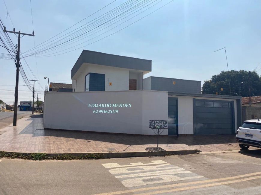 Belíssima casa 3/ 4, sendo 2 suítes, lote 325 m2 Vivian Parque II ETAPA Anápolis