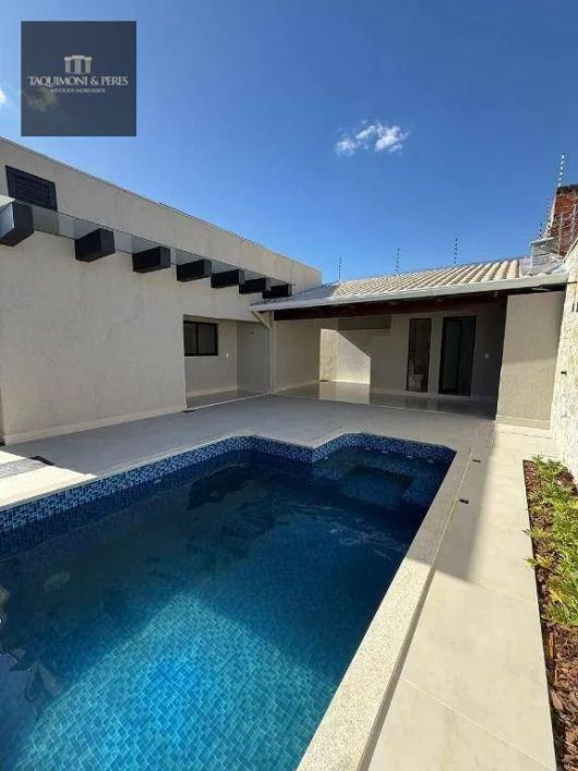 Casa com piscina aquecida no Bairro Buritis, 3Qts, suíte, área gourmet por R$ 650.000,00