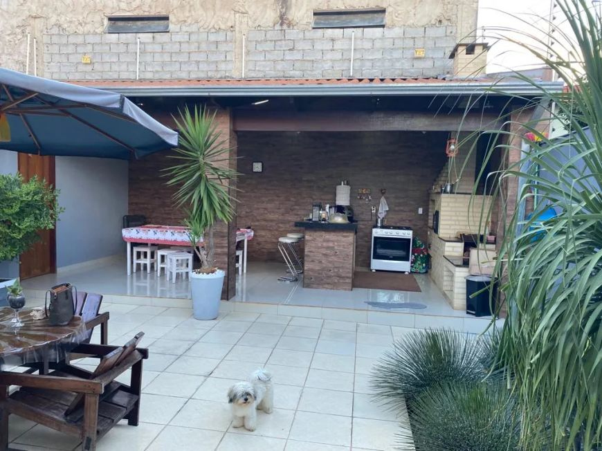 Casa a Venda com 4 quartos em Víviam Parque - Anápolis - GO