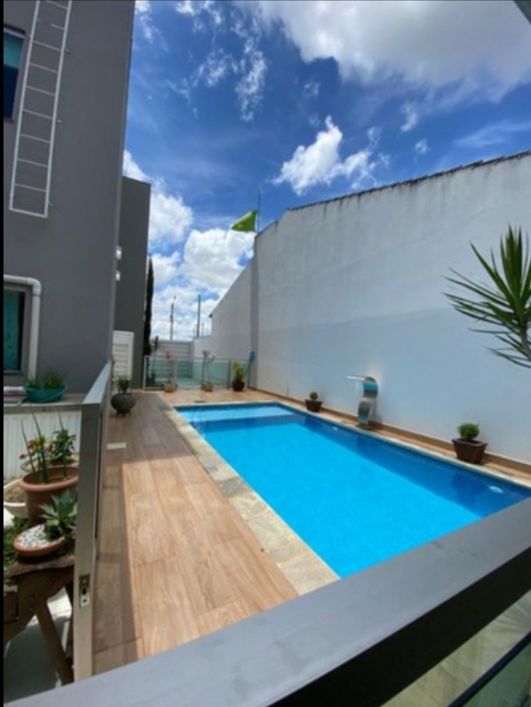 Casa para venda com 234 metros quadrados com 4 quartos