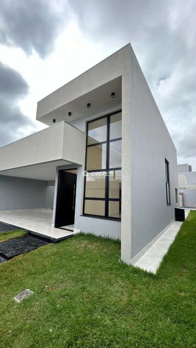 Casa com 3 Suítes, sendo uma master com closet