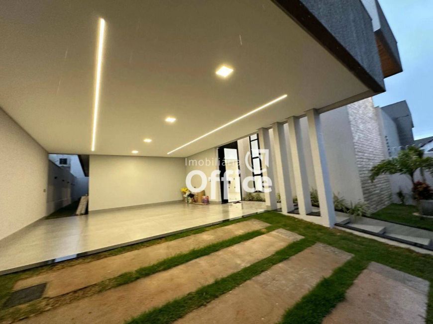Casa com 3 dormitórios à venda, 236 m² por R$ 1.250.000,00 - Residencial Jardins Do Lago - Anápolis/
