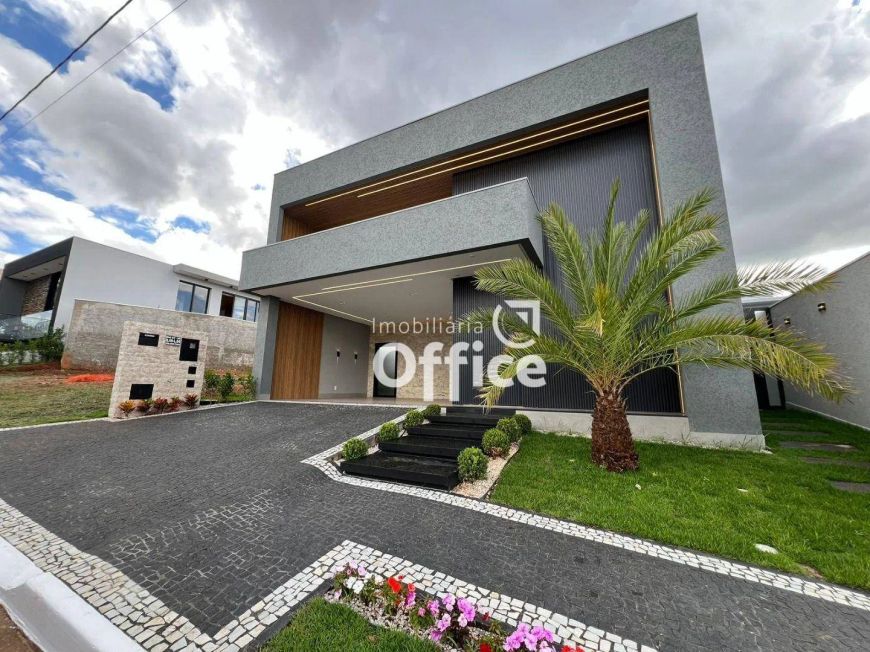 Casa com 4 quartos à venda, 202 m² por R$ 2.100.000 - Condomínio Grand Trianon - Anápolis/GO
