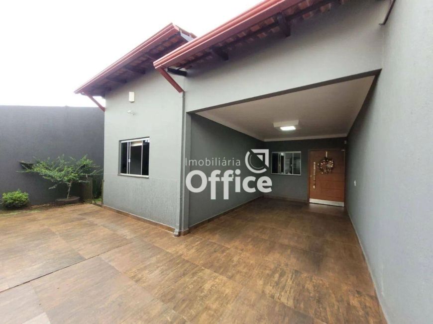 Casa com 3 quartos à venda, 105 m² por R$ 800.000 - Jardim Europa - Anápolis/GO