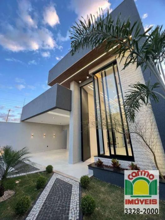 Casa de Alto Padrão a Venda no Parque Brasilia.