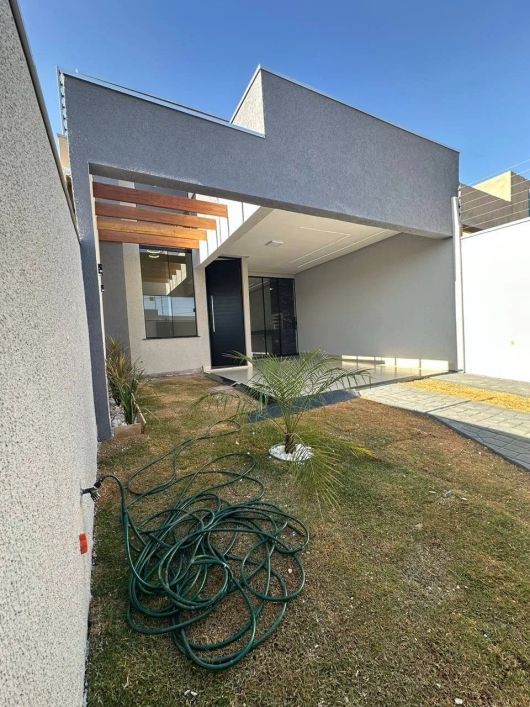 Vendo Linda Casa no Bairro Flor do Cerrado por apenas 350 mil