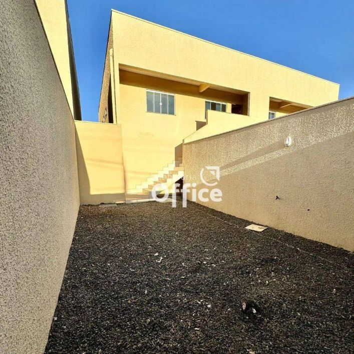 Casa com 3 quartos à venda, 98 m² por R$ 270.000 - Gran Ville - Anápolis/GO