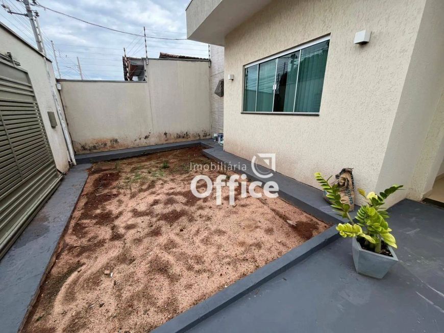 Casa com 3 dormitórios à venda, 164 m² por R$ 730.000,00 - Jardim Europa - Anápolis/GO