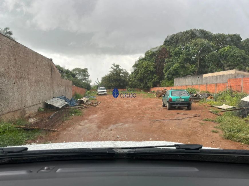 Área Comercial e Residencial com 1380m² à Venda