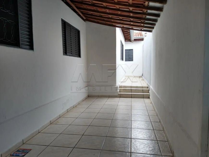 Casa com 03 quartos