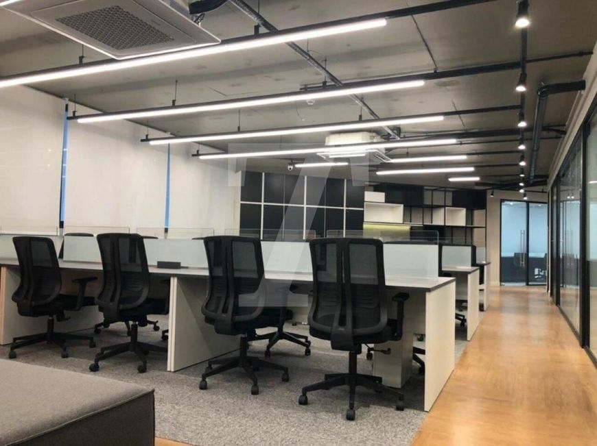 Conjunto comercial mobiliado para locação no Brooklin
