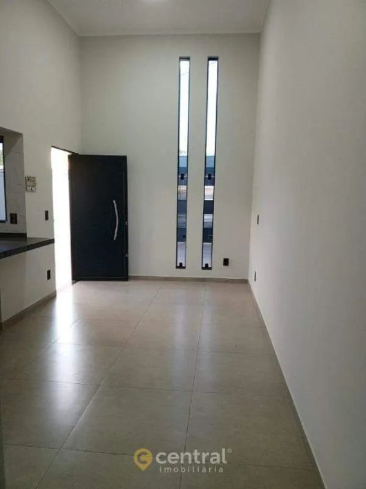 CASA A VENDA NO JARDIM SOLANGE | 3 DORMITÓRIOS | 2 VAGAS DE GARAGEM
