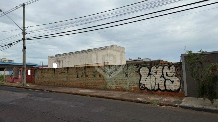 Terreno em via publica | Lote duplo | Ótima localização
