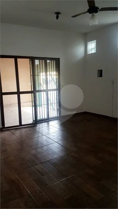 Casa com 3 quartos à venda em Conjunto Habitacional Presidente Eurico Gaspar Dutra - SP