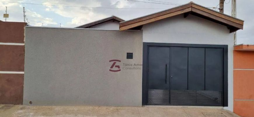 Casa nova no Jardim Solange com quintal