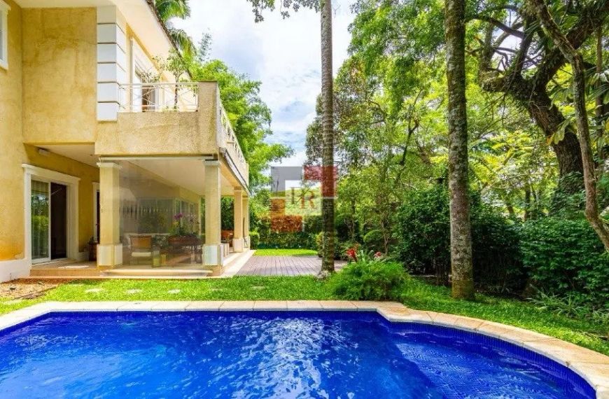 Casa Exclusiva em Condomínio em Santo Amaro: Conforto, Privacidade e Lazer Completo!