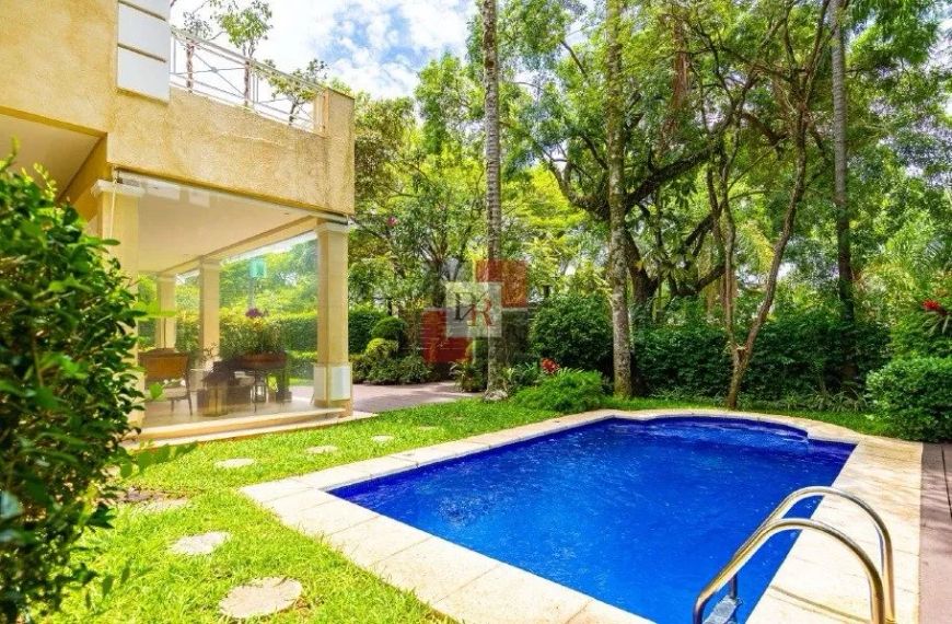 Casa Exclusiva em Condomínio em Santo Amaro: Conforto, Privacidade e Lazer Completo!
