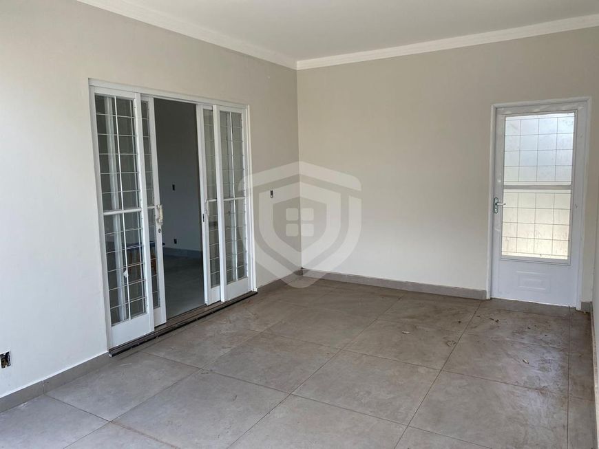 CASA BELA VISTA | 3 QUARTOS | 1 SUITE | 2 BANHEIROS | 2 VAGAS