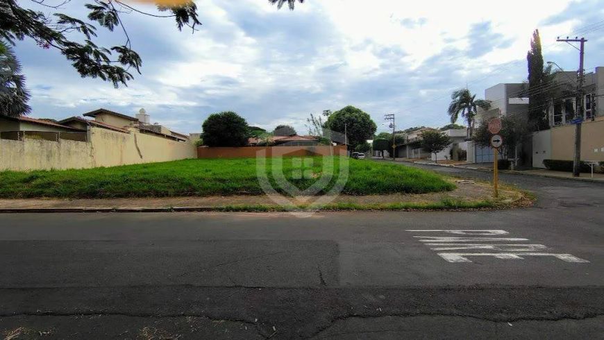 Venda de excelente lote de esquina no Vila Riachelo com 805m²