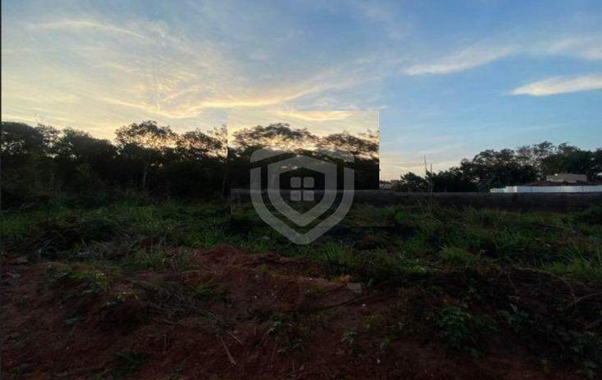 Lote a venda no Vila Dumont com 933m2