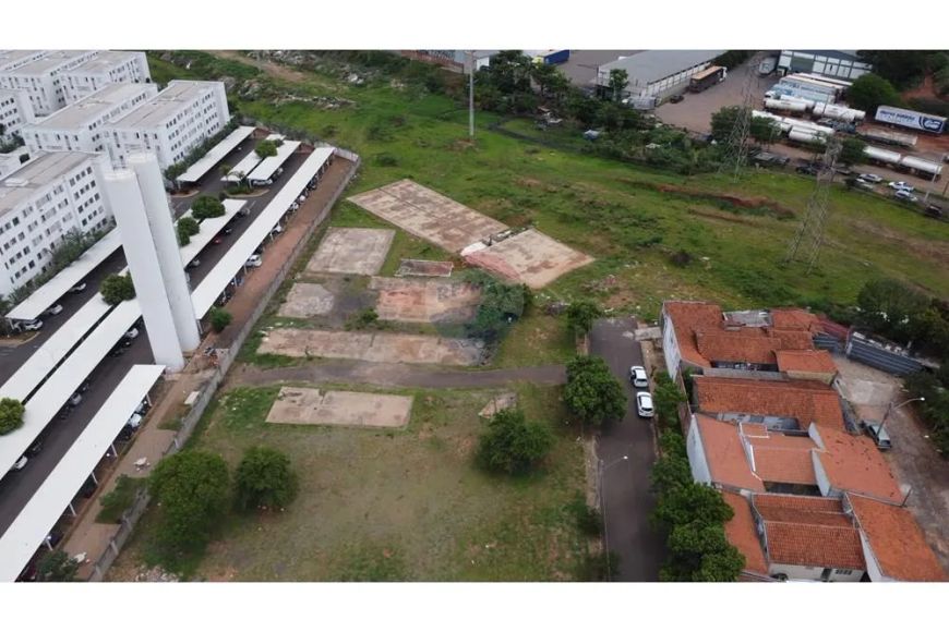 Terreno Comercial a venda no Jardim Maria Célia, 3.914 m2, próximo ao Parque Residencial Bonardi