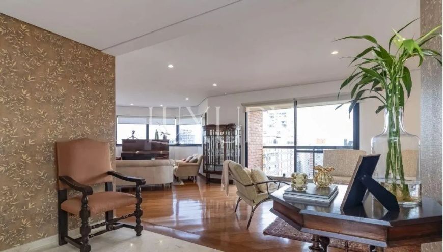 Apartamento com 185 m², 3 quartos sendo 3 suítes à venda no bairro Cerqueira César.