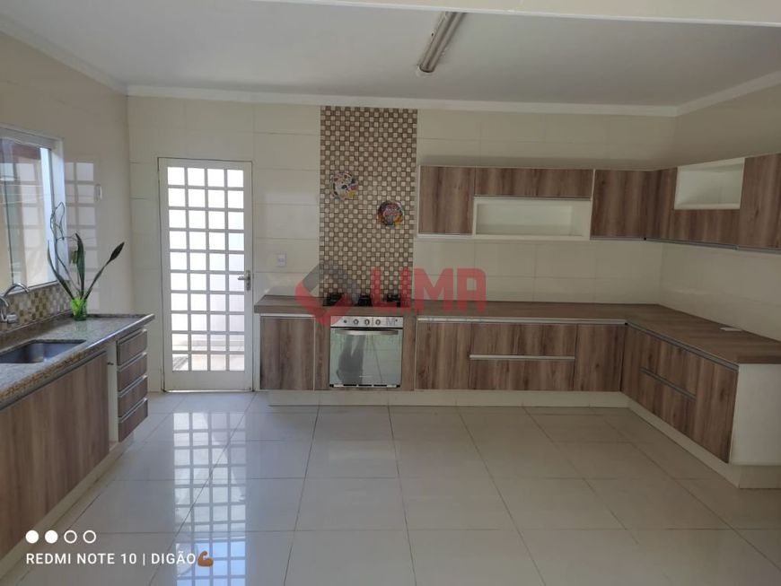 Excelente casa no Nobuji