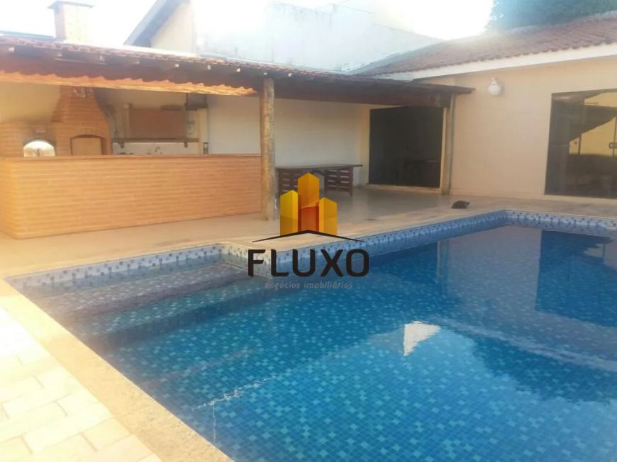 Casa com 3 dormitórios para venda no bairro Vila Pacífico II