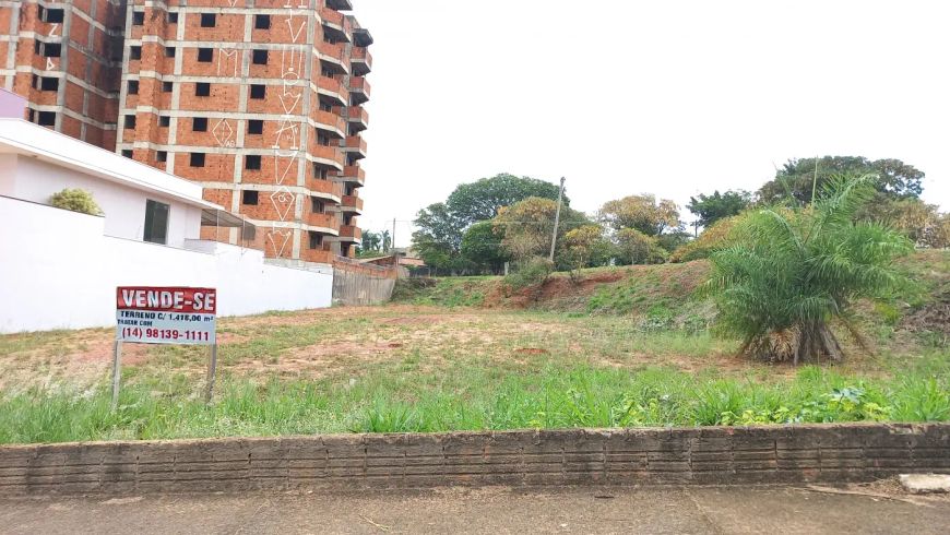 Área com 1.418m² na Vila Zillo / Jardim Estoril II em Bauru SP