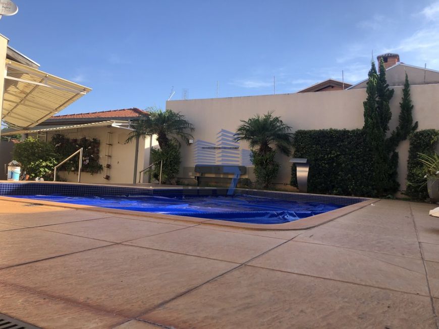 Vende-se excelente residência no Alto Paraiso
