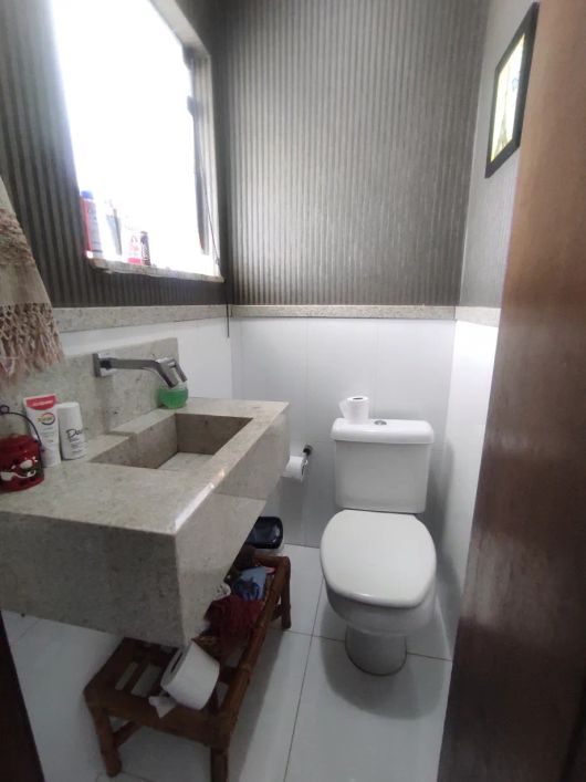 Casa em Condominio com 3 dormitórios para venda no bairro QUINTA RANIERI