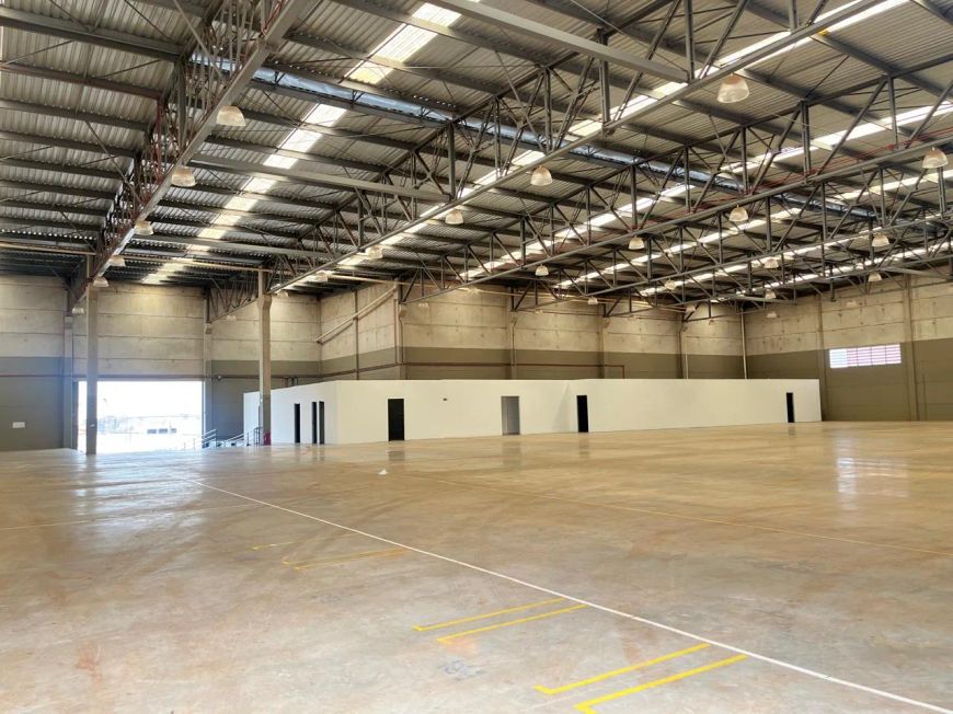 Barracão para aluguel possui 3200 metros quadrados em Jardim Mary - Bauru - SP
