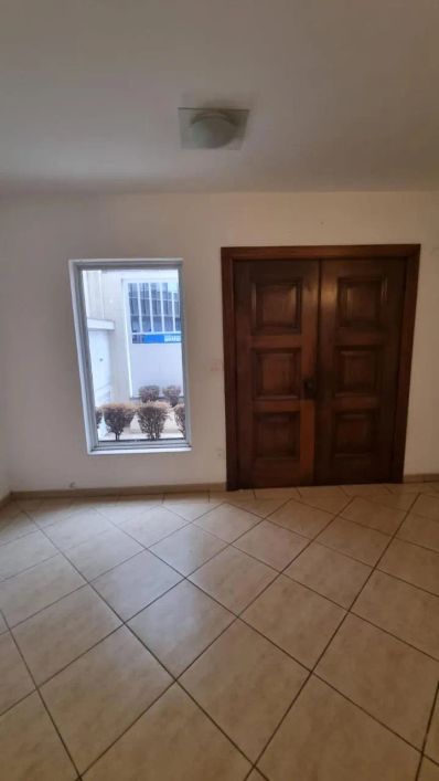 Casa para venda possui 232 metros quadrados