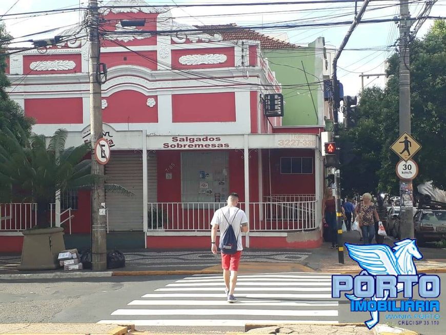 Prédio Comercial de Esquina Avenida Rodrigues Alves qd 7