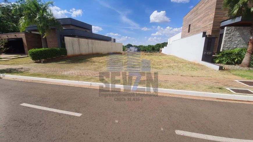 Lindo Terreno para venda com 709 m² em Residencial Villa Dumont, Bauru - SP