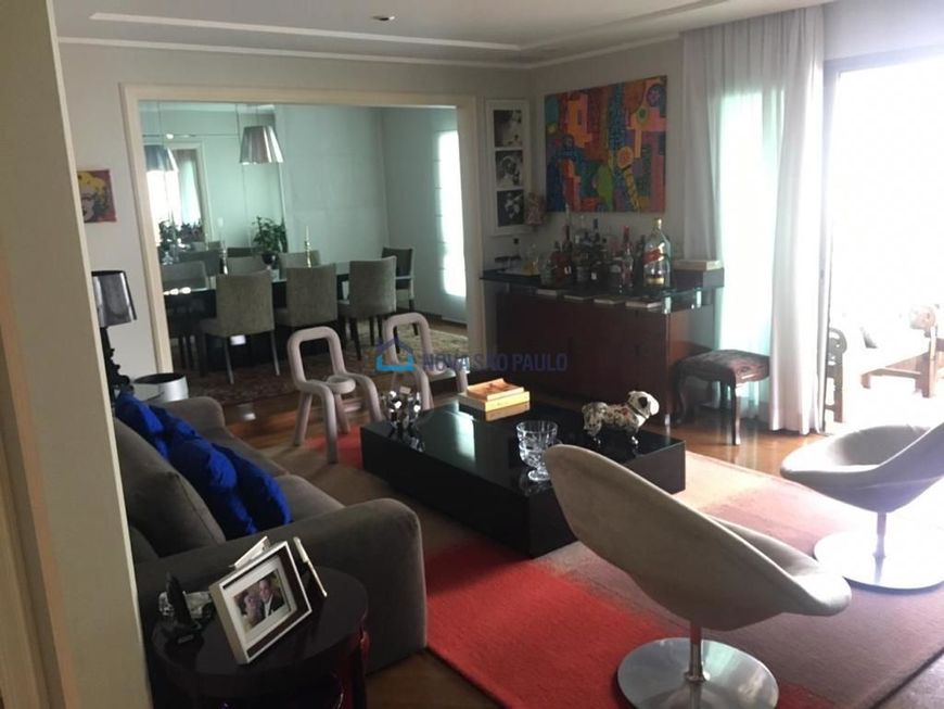 Apartamento de alto padrão na região do Campo Belo/SP.