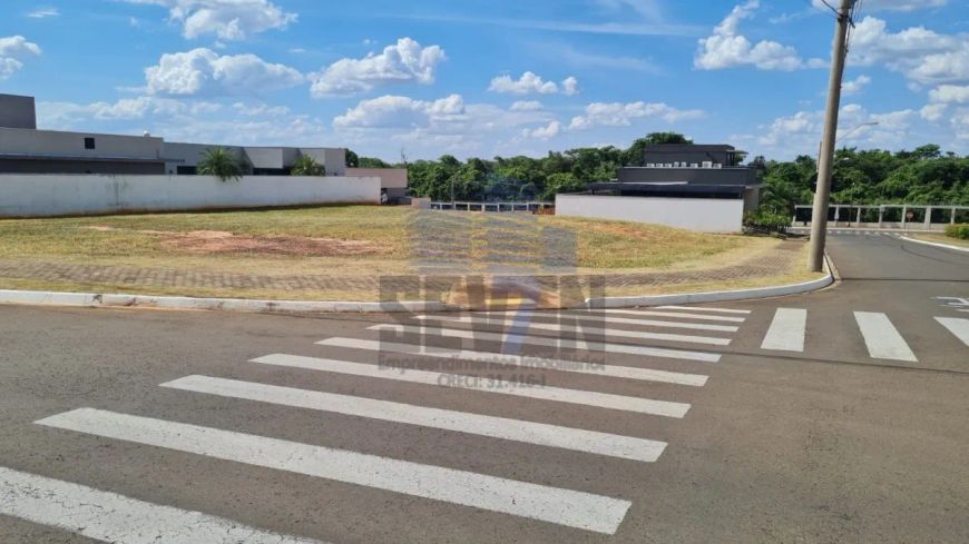 Lindo terreno de esquina para venda com 691 m² em Residencial Villa Dumont, Bauru - SP