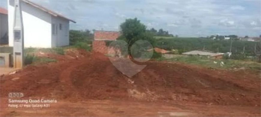 Terreno à venda em Jardim Ivone - SP