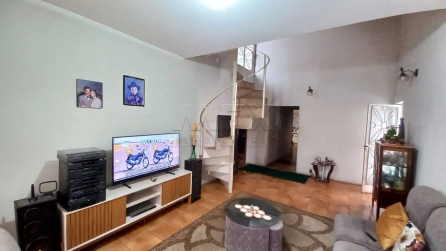 Casa com 3 quartos e 1 suíte, com garagem ampla no Higienópolis em Bauru