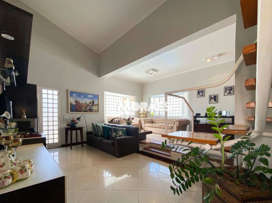 Sobrado com 3 suítes à venda, 310 m² por R$ 1.300.000 - Jardim Estoril - Bauru/SP