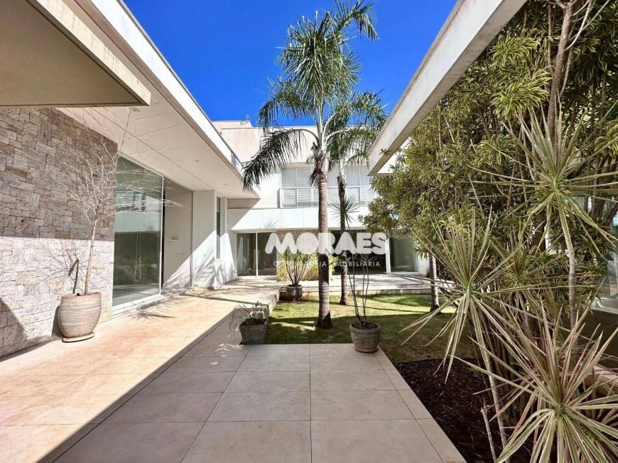 Casa em Condomínio Fechado com 3 suítes para alugar, 700 m² por R$ 9.000/mês - Residencial Tivoli II