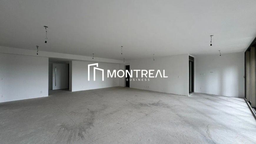 APARTAMENTO À VENDA EM MOEMA, 3 SUÍTES. 3 VAGAS DE GARAGEM.