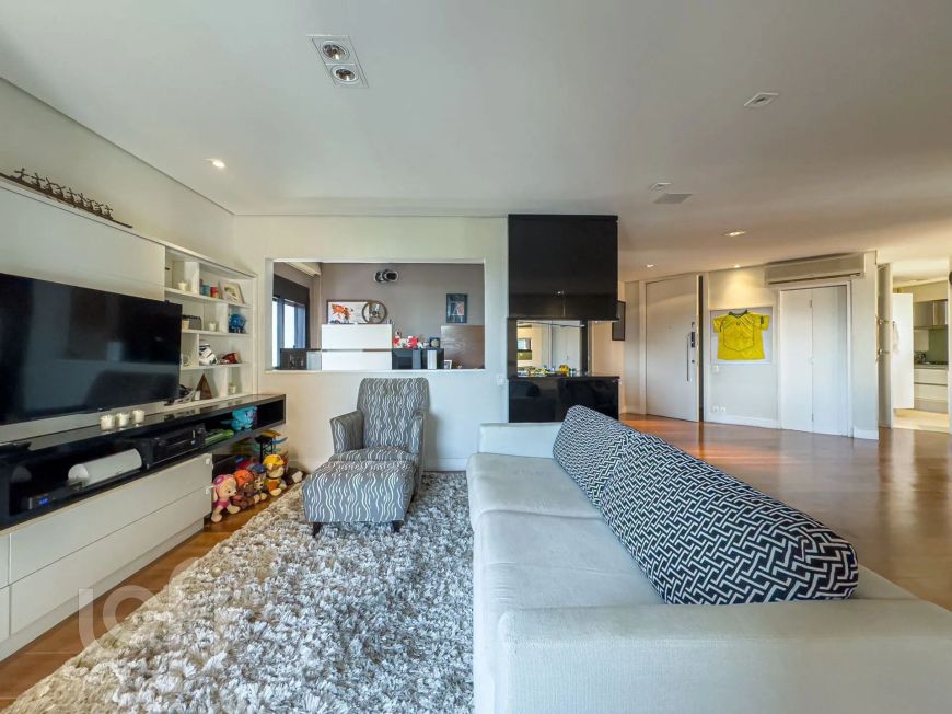Apartamento à venda em Alto de Pinheiros com 202 m², 4 quartos, 4 vagas