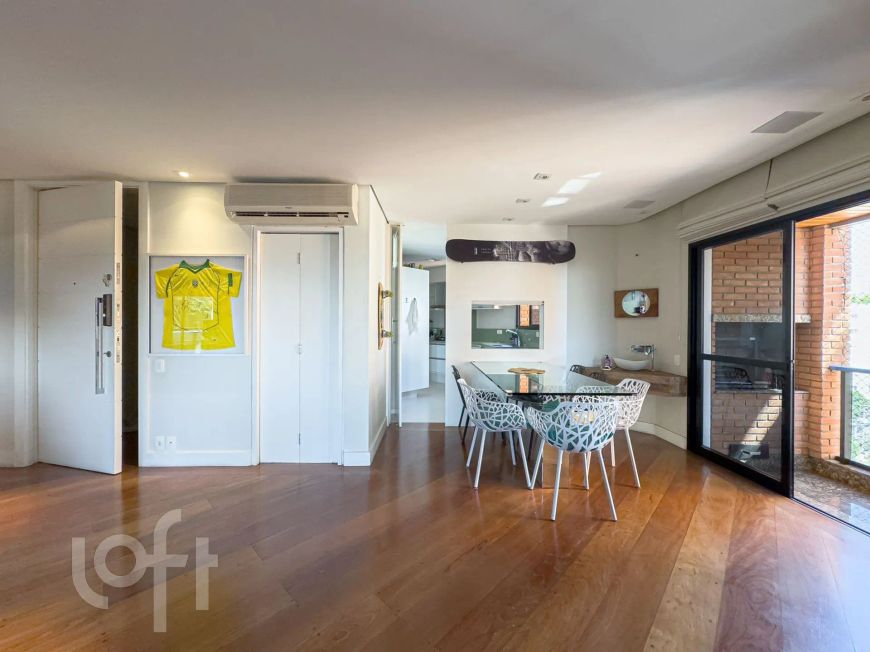 Apartamento à venda em Alto de Pinheiros com 202 m², 4 quartos, 4 vagas
