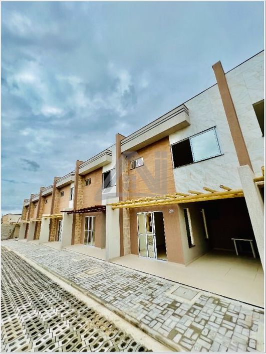 Casa em condomínio com 3 dormitórios à venda, 105 m² por R$ 324.900 - Icaraí - Caucaia/CE